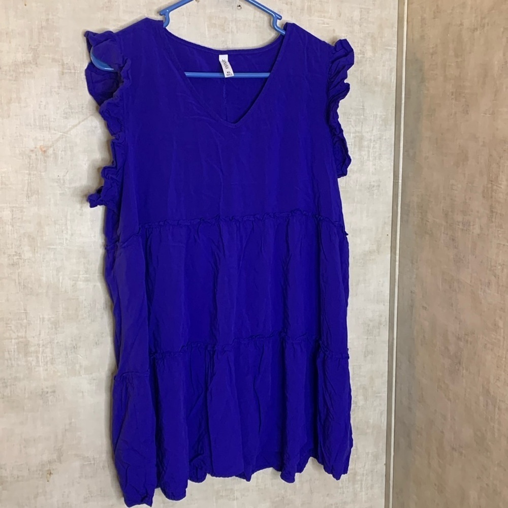 Zenana women’s royal blue top size XL